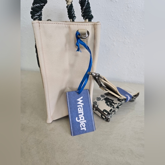 Wrangler NWT Southwestern Print Rope Handle Tote Bag In Cream & Green Cactus - Picture 9 of 11
